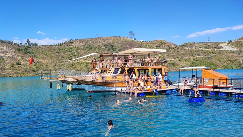 green canyon boat excursion from side
